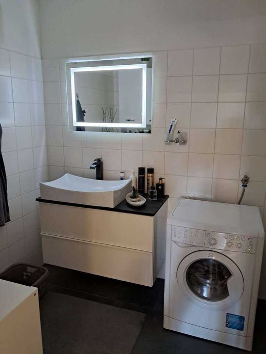 Дава се под наем Двустаен апартамент в София, Зона Б-5 - 65 кв.м за 561 € - Снимка #2