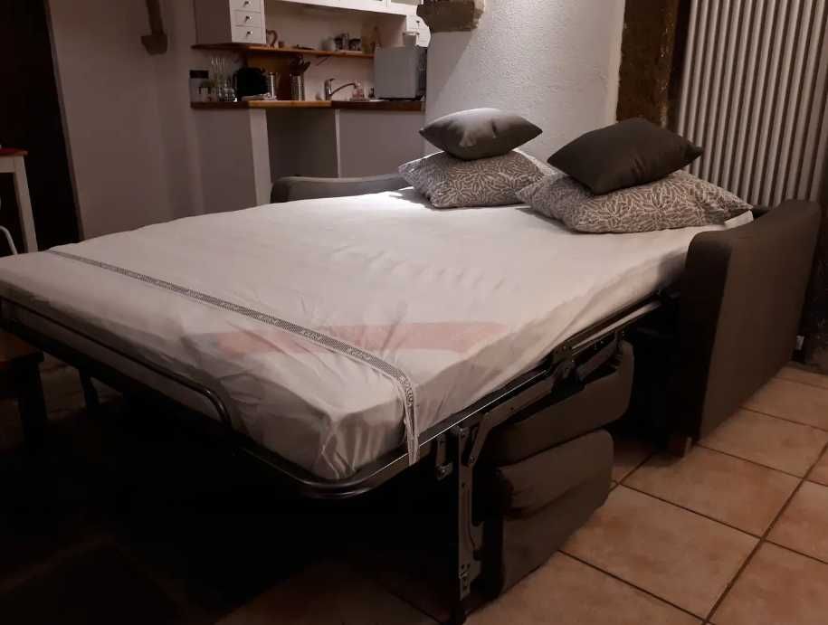 Дава се под наем Тристаен апартамент в Пловдив, Център - 90 кв.м за 275.4 € - Снимка #4