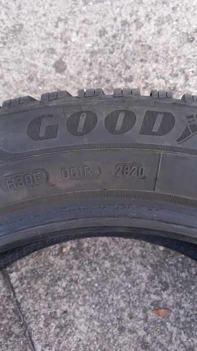 Зимни гуми 205/55R16 Goodyear Ultragrip