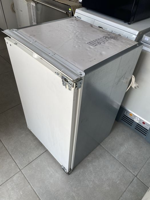 Малък хладилник за вграждане С Голям Вътрешен ОБЕМ