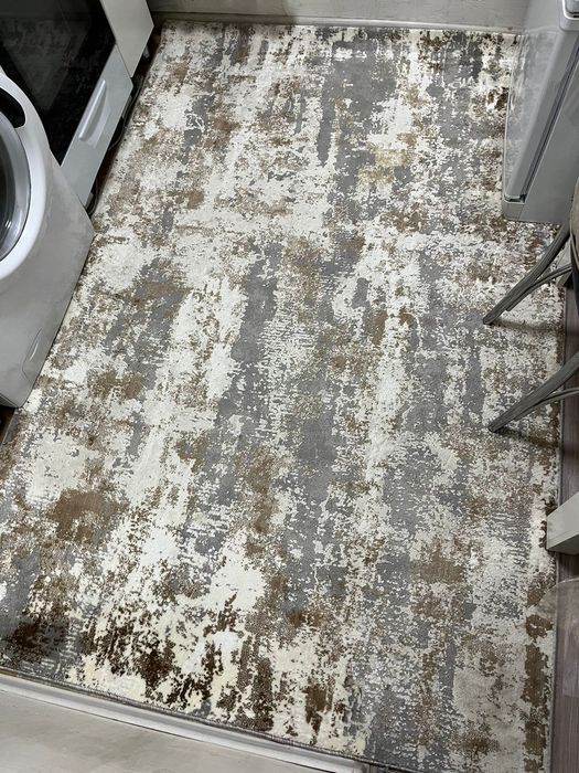 Продаётся ковровая дорожка. Длина 2 метра, ширина 1,5 метра.