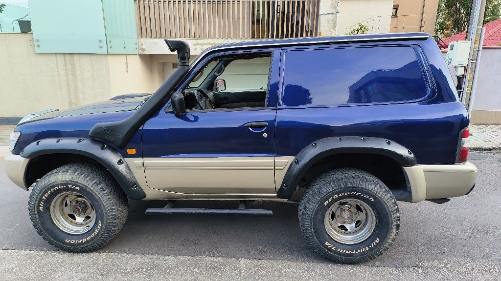 Nissan Patrol Y61 autoutilitara