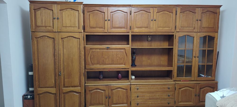 Mobila din lemn masiv Dimensiuni 3,53 lățime și înălțime 2,06