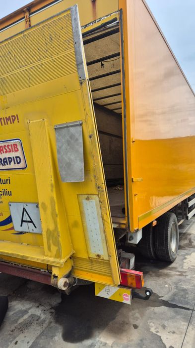 Vând lazi de camion