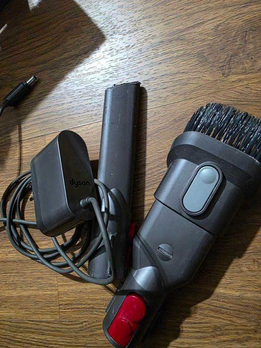 Безжична прахосмукачка Dyson V8