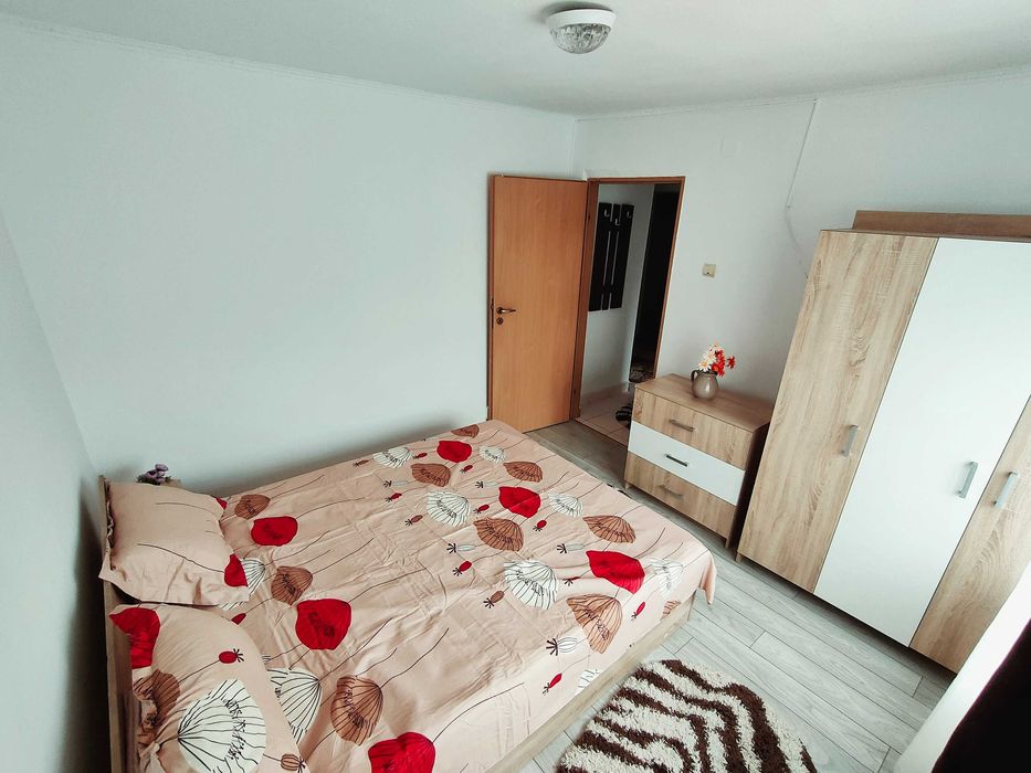 Închiriez apartament cu doua camere (2 camere)