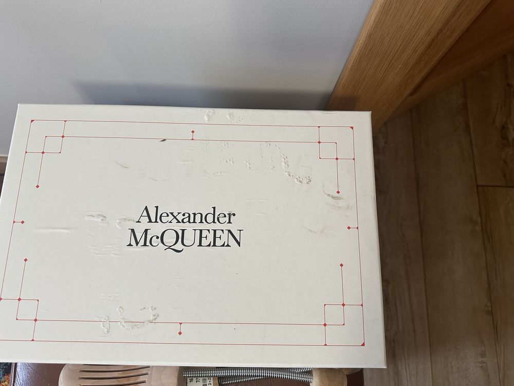 Alexander McQueen nr.45,5