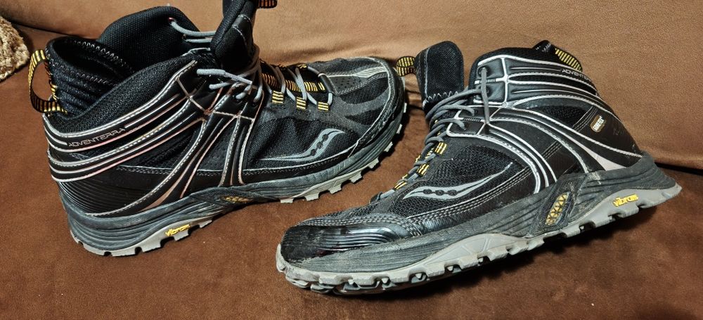 Ghete drumeție Saucony Adventerra