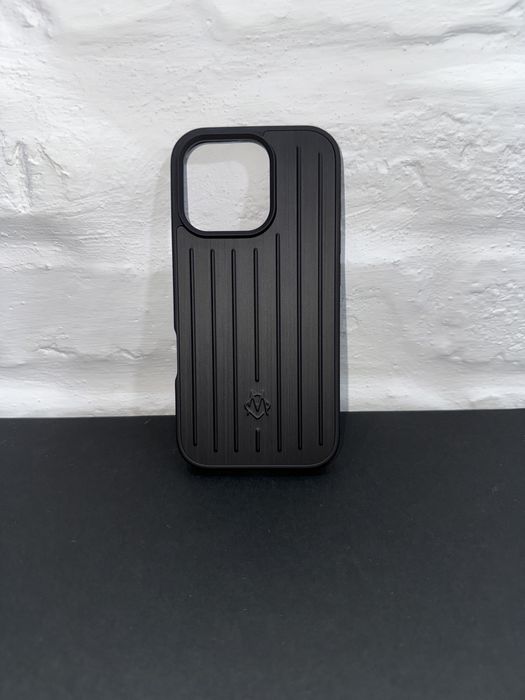 Rimowa Silver & Black Case - Iphone 17 Pro / Max / Iphone 16 Pro / Max