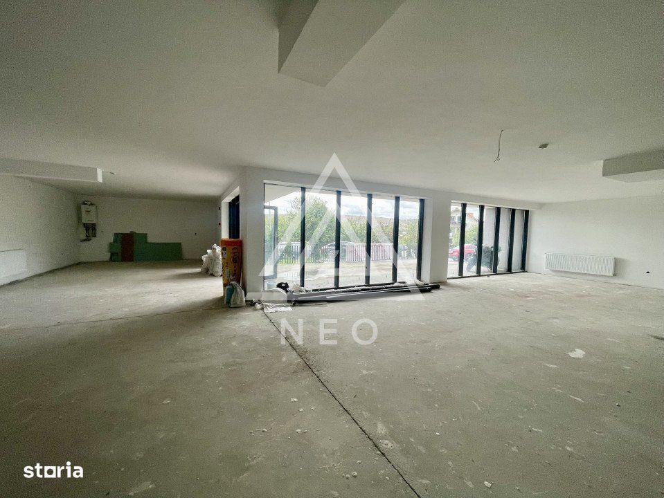 Spatiu comercial de vanzare in Floresti, suprafata 270 mp si 5 parcari