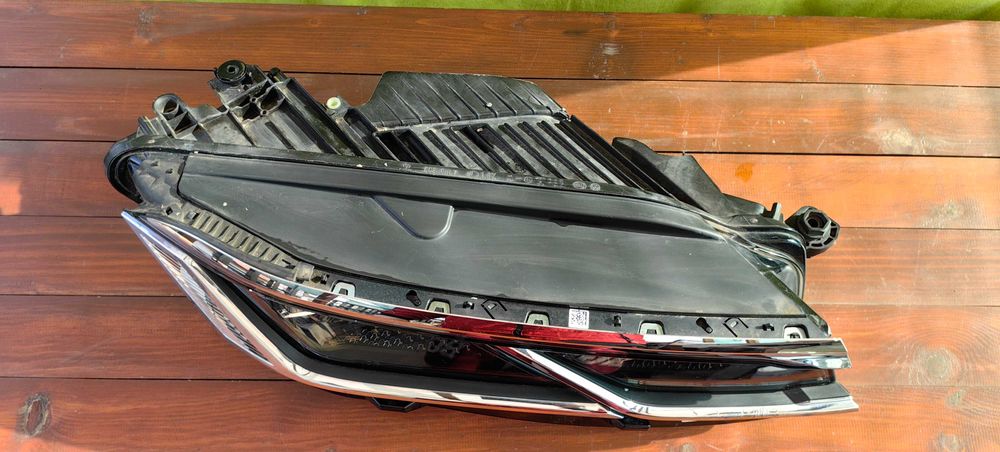 Фар за VW Touareg III / ВФ Туарег 3