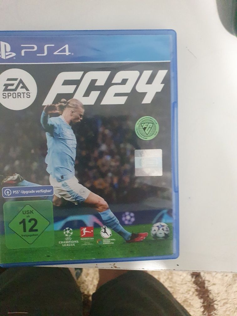 PlayStation 4 cu 8 jocuri