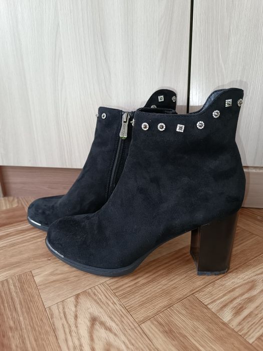 Продам ботильоны, натуральная замша