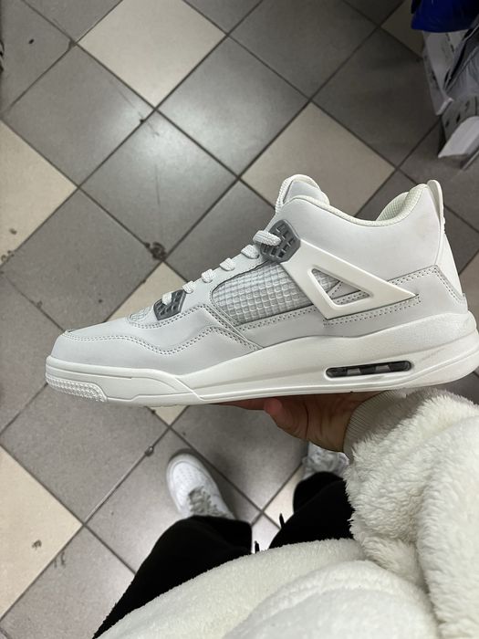 Air Jordan 4 Retro Low