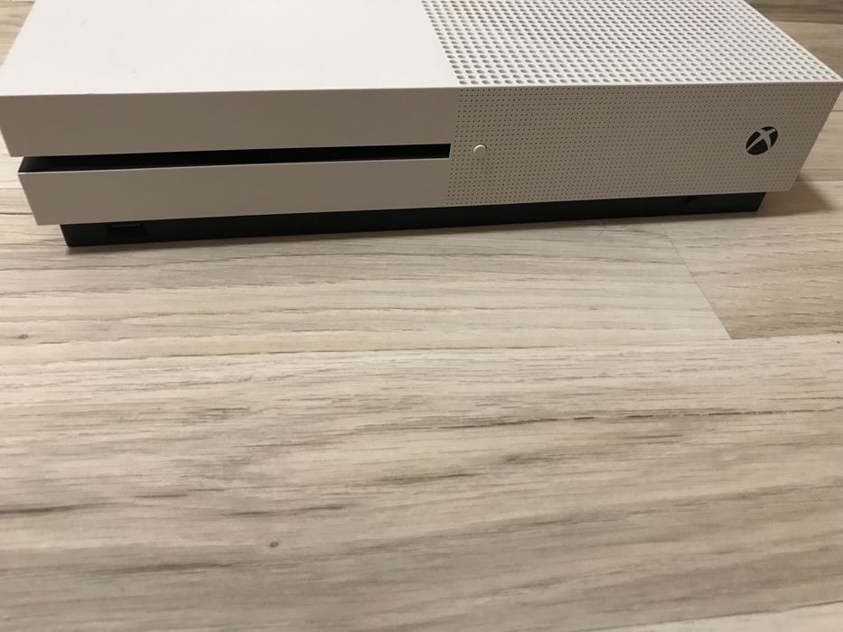 Vand consola xbox one