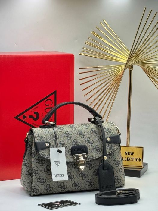 Geanta Guess noua !!! Dimensiuni 24/19 !!!