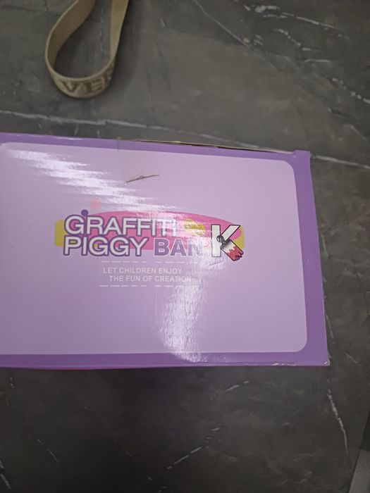 Продаётся фирменный музыкальный игрушка