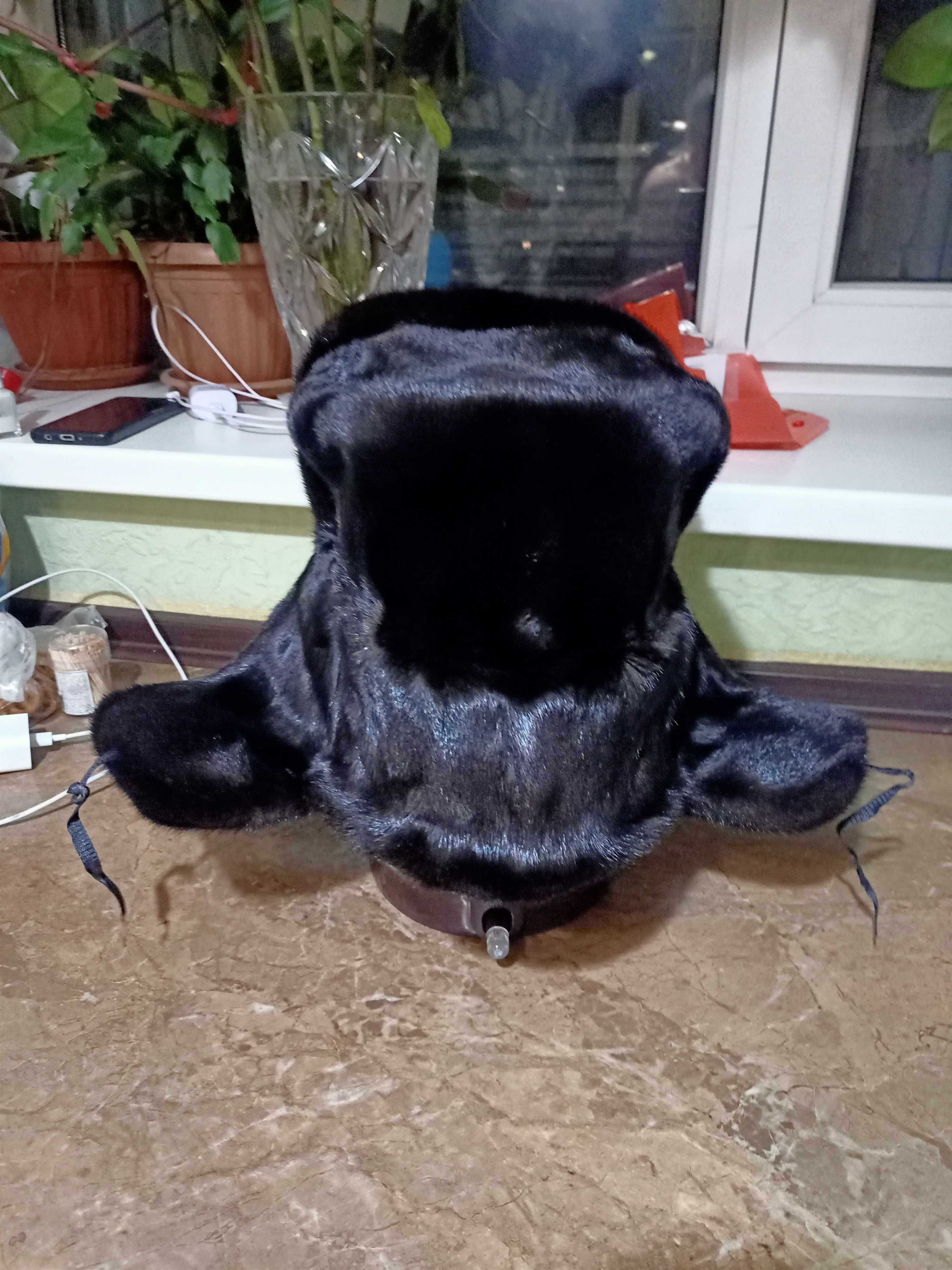 Продам норковую шапку ушанку.