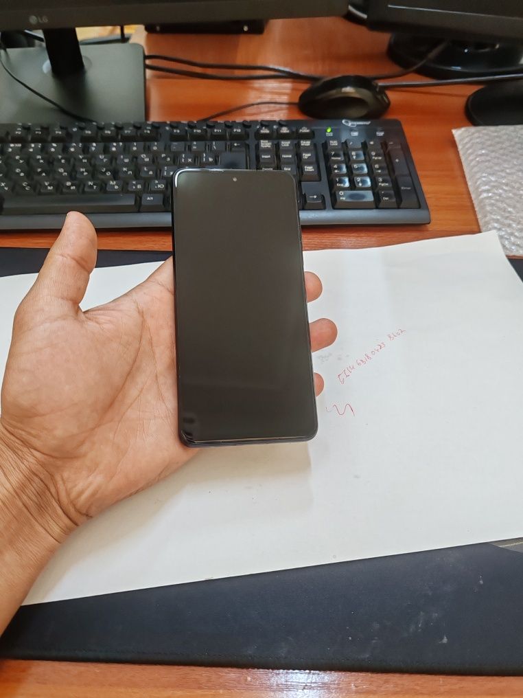 Poco X3pro 12/256gb(2023) ideal ochilmagan usta kurmagan aybi yuq 10 k