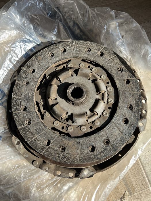 Ambreiaj LUK cod motor: CFGB 2.0TDI 170cai