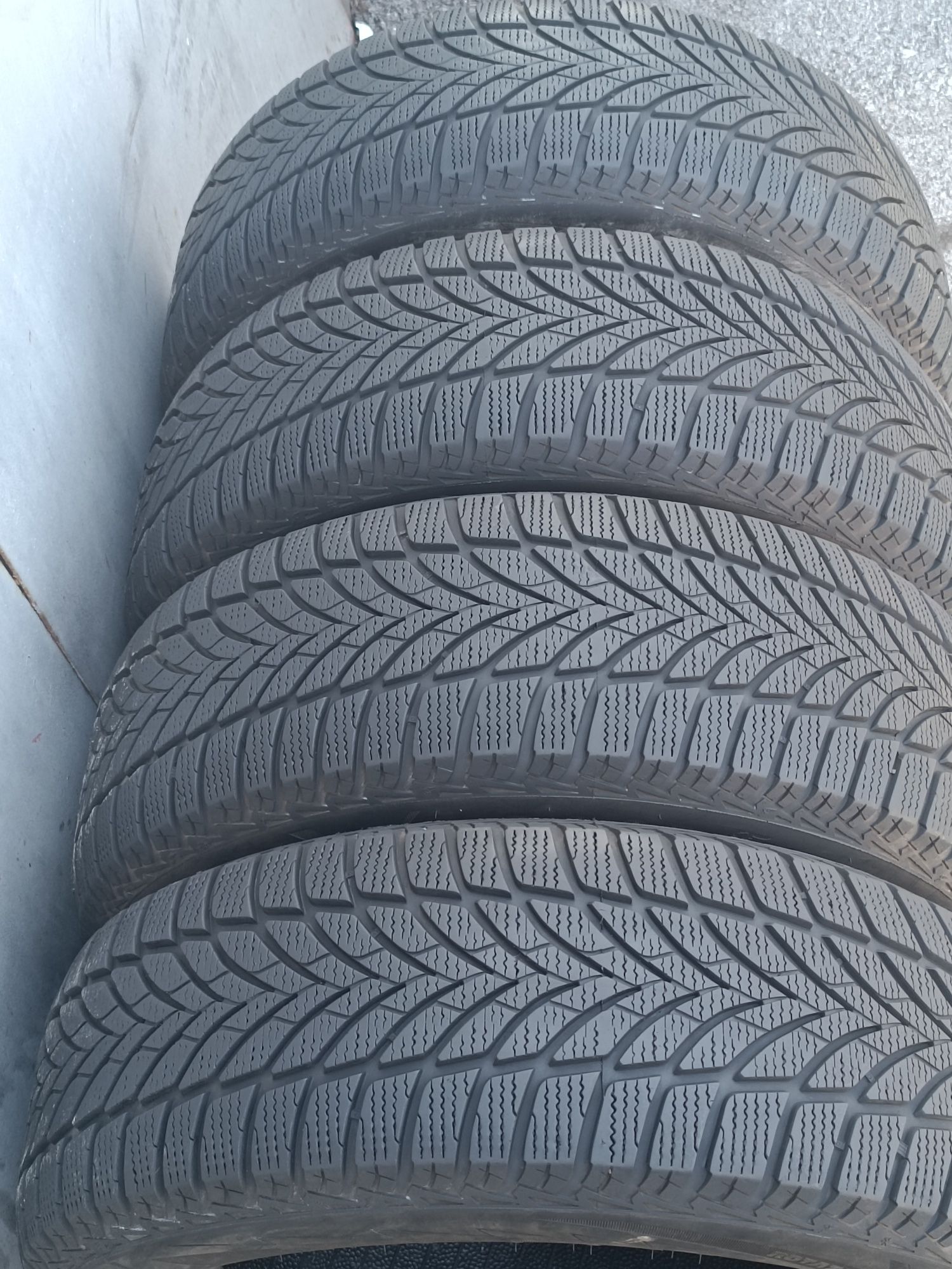 215/60/16 Goodyear, dot22