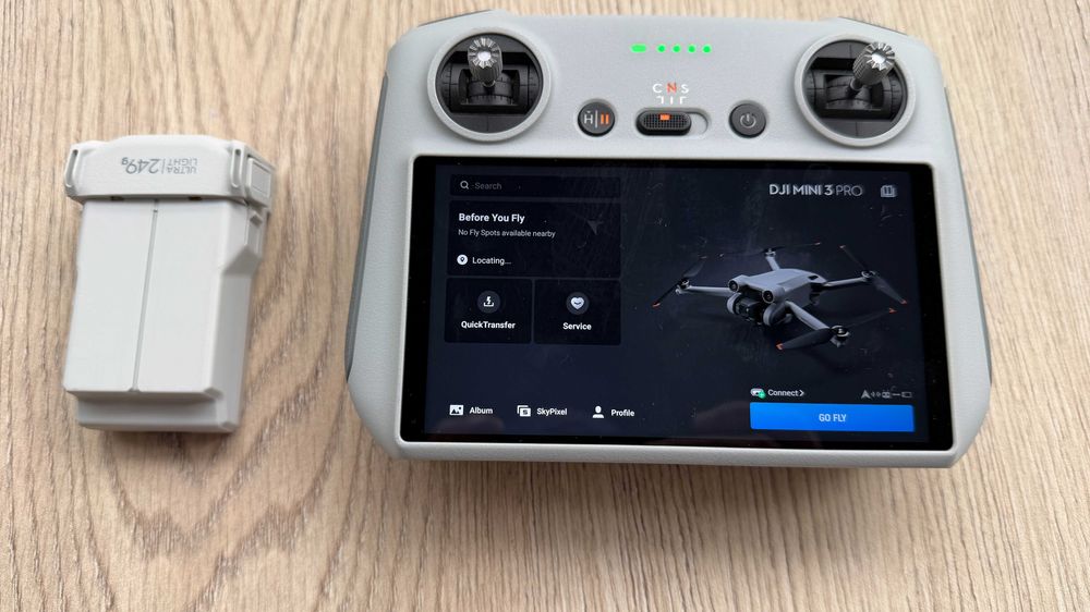Dronă DJI Mini 3 Pro cu telecomandă DJI RC – Ca Nouă, Ecran Integrat