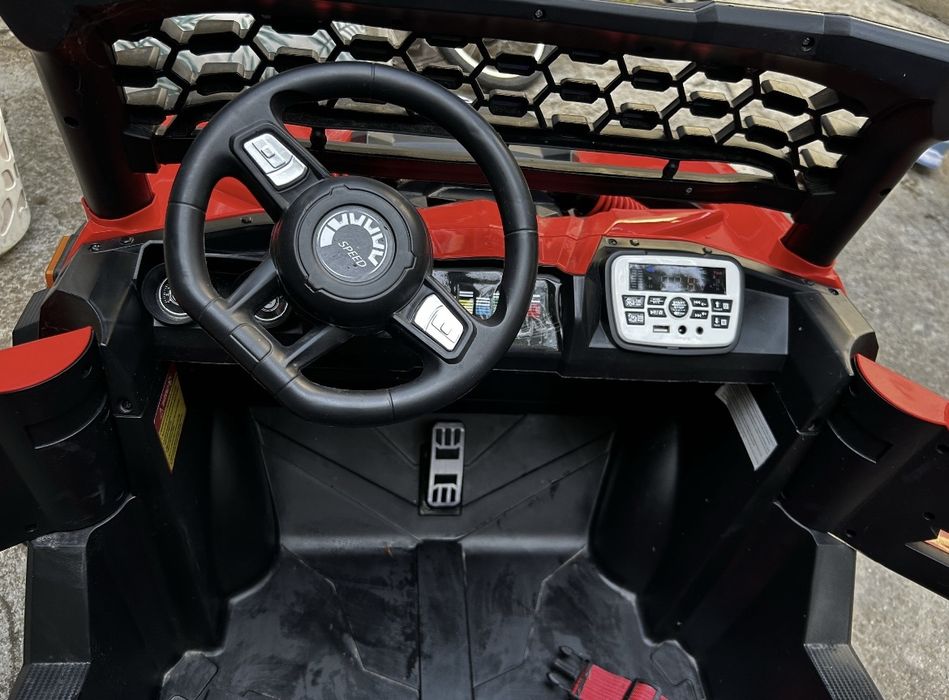 Детски  електрически двуместен джип