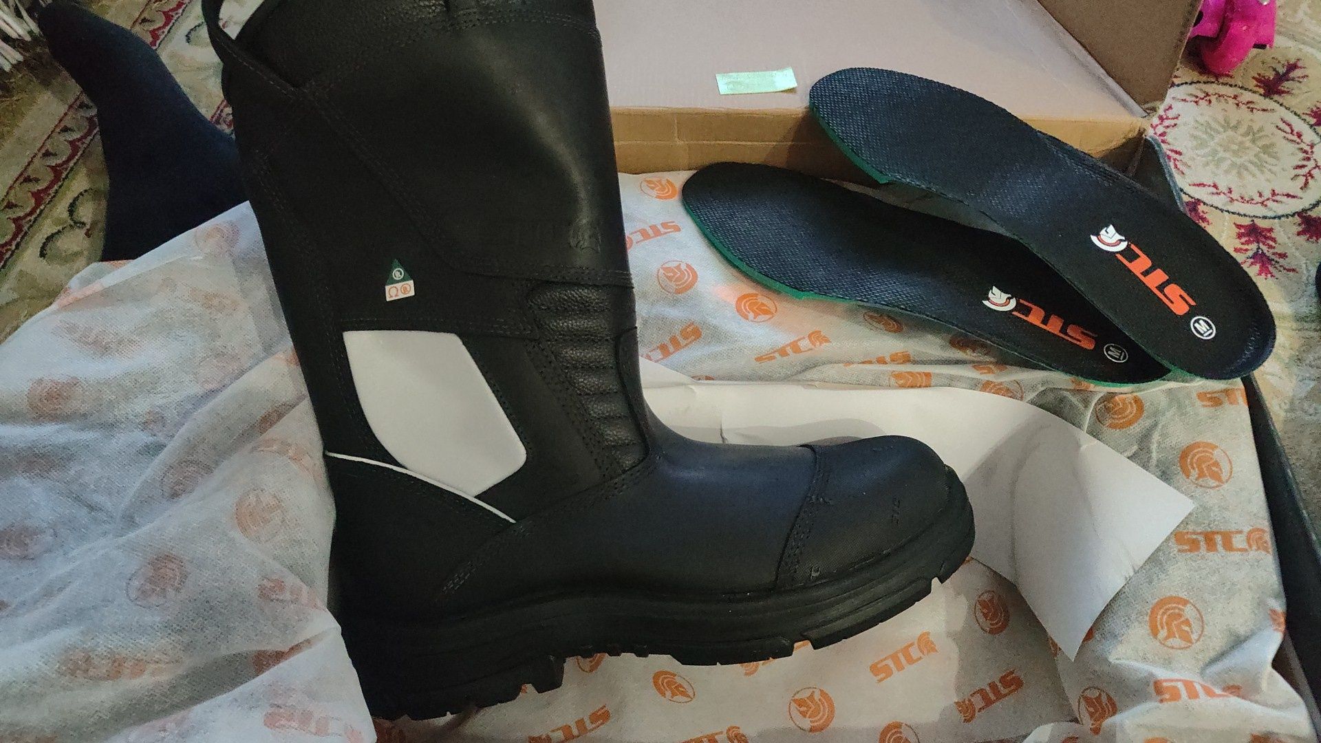 Продам боты пожарные