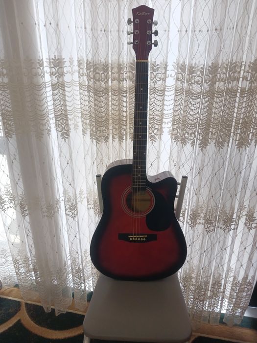Acoustic Gitara 6 strunali