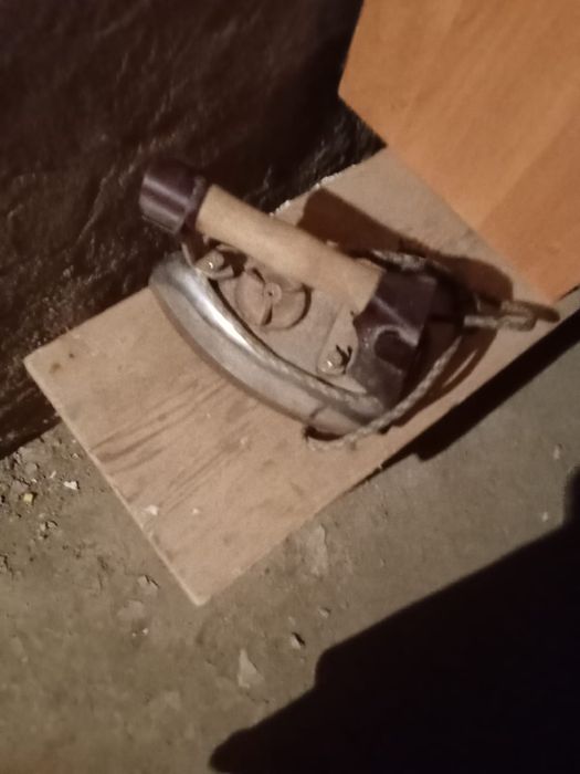 Продам утюг портновский