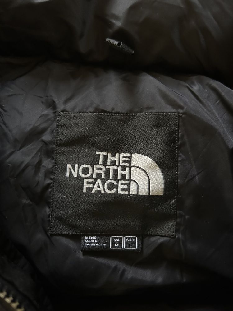 Geaca The North Face 700 Nuptse cititi descrierea