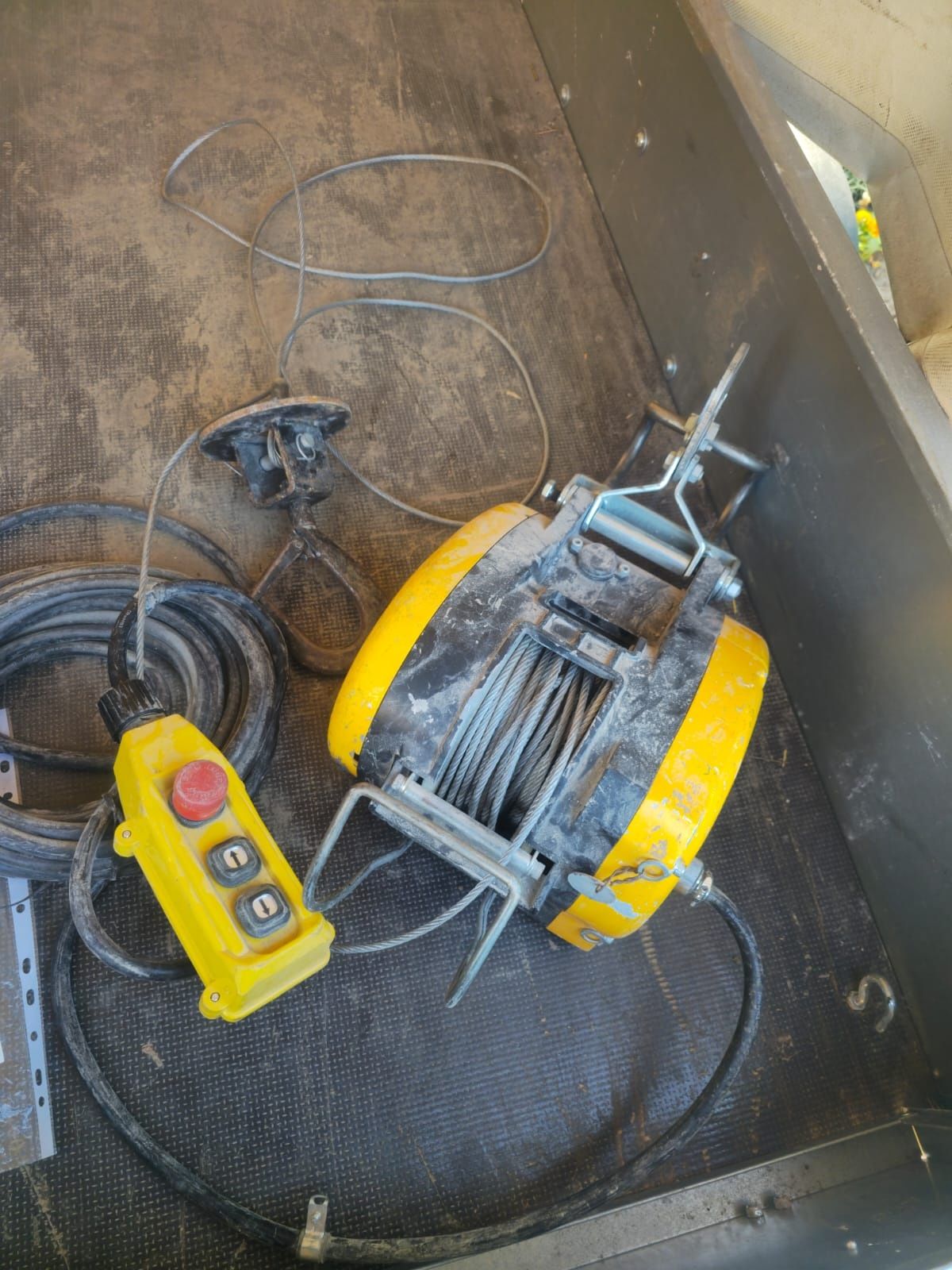 Troliu electric pentru construcții dar și pt altele