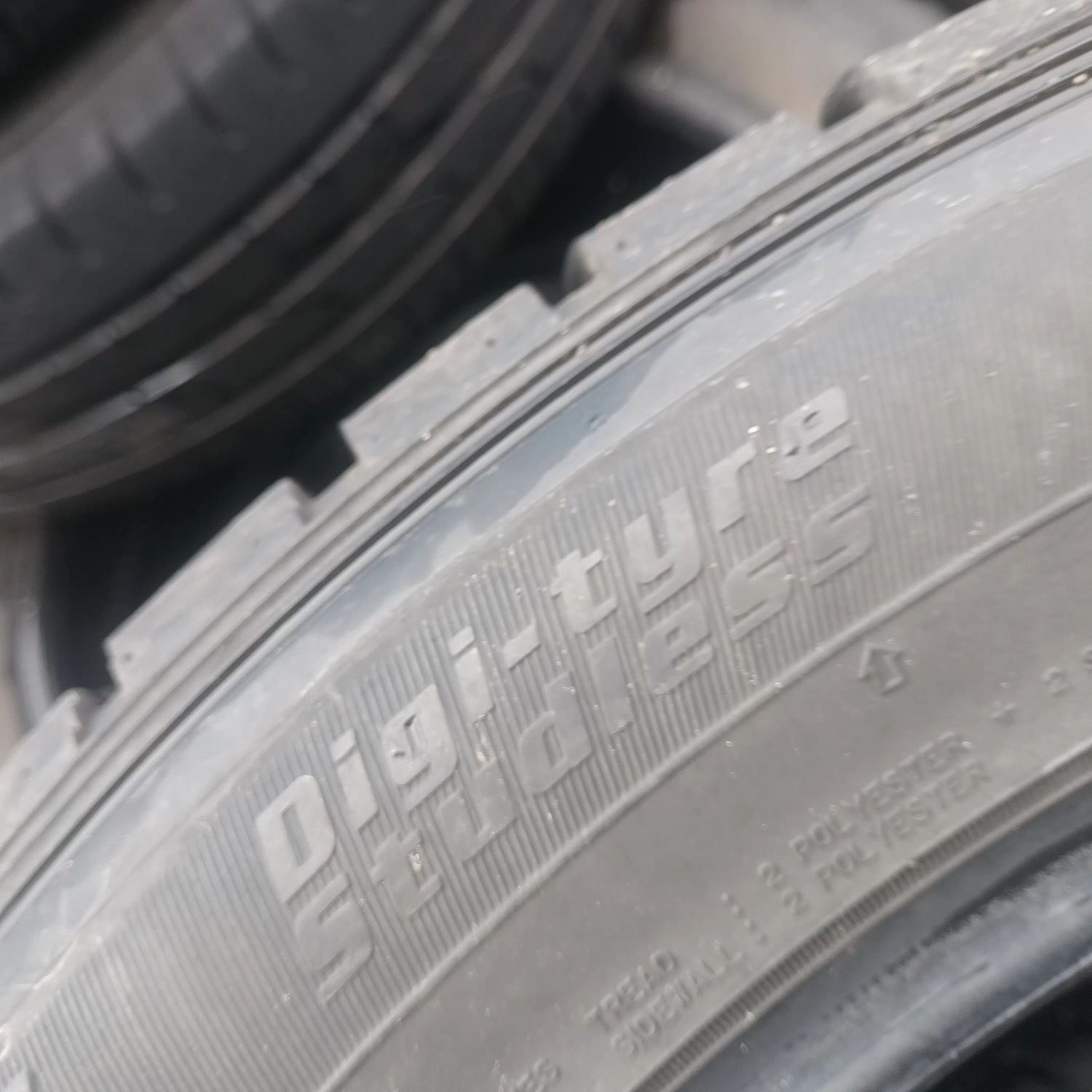 285 50 20 DUNLOP 4броя зимни GRANTREK