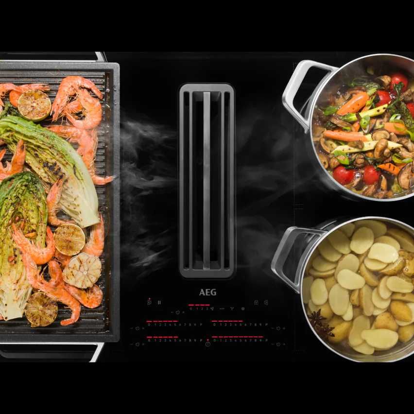 Индукционен плот с аспиратор AEG  XCD6847AB