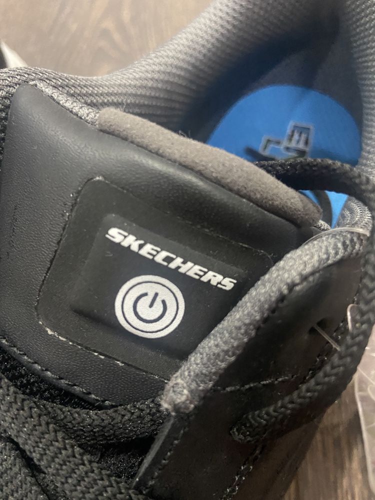 Кроссовки Skechers 2 пары новые 40р и 41р светящаяся подошва