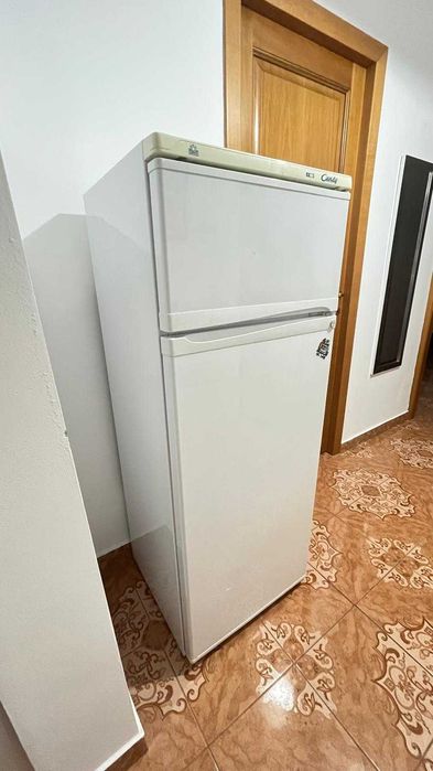 Frigider Candy cu congelator