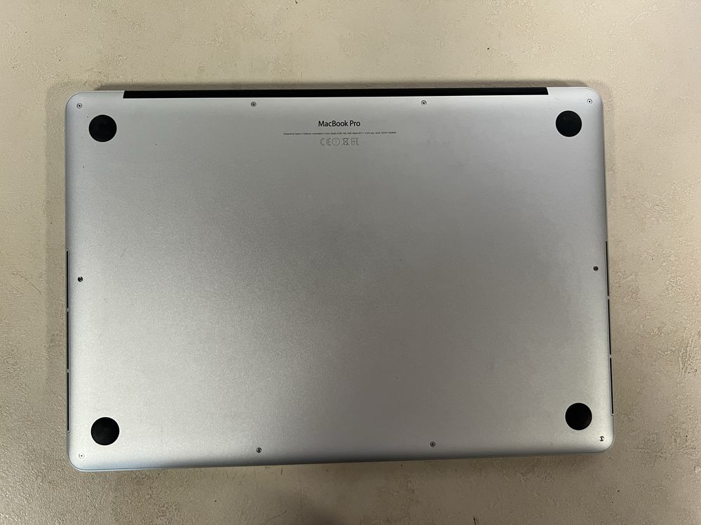 Apple Macbook pro 15" 2015 core i7 16GB 256SSD
