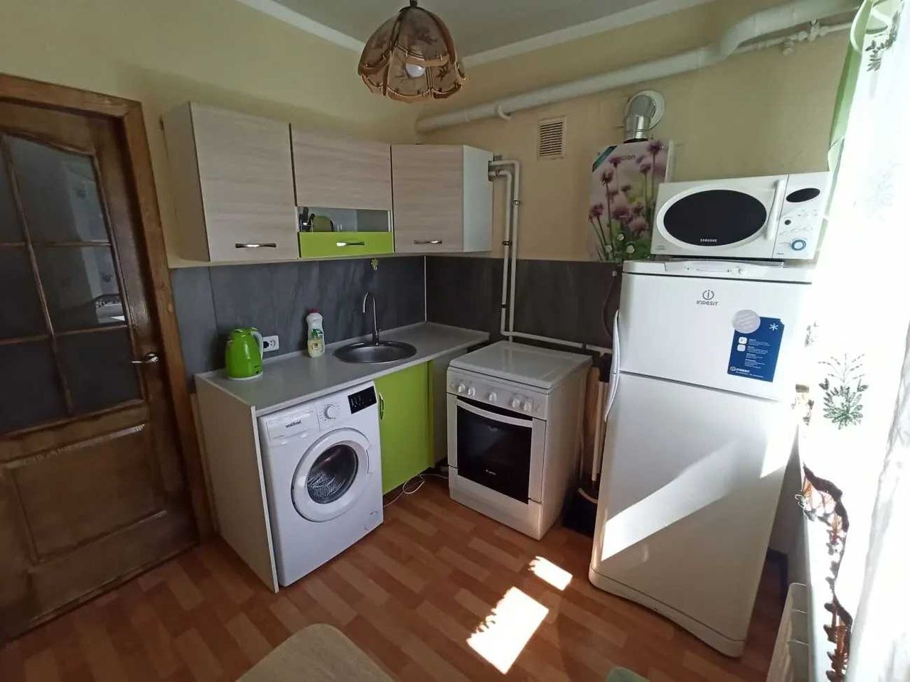 Дава се под наем Двустаен апартамент в София, Зона Б-5 - 55 кв.м за 433.5 € - Снимка #2