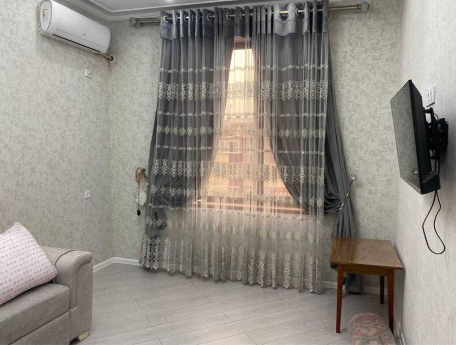 Сдается 2х комнатная возле фэмили парк Дск