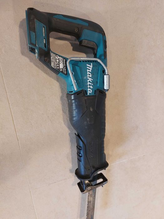 Саблен трион Макита