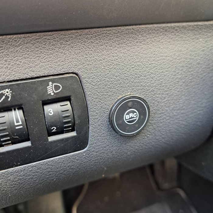 Продавам газ-бензин