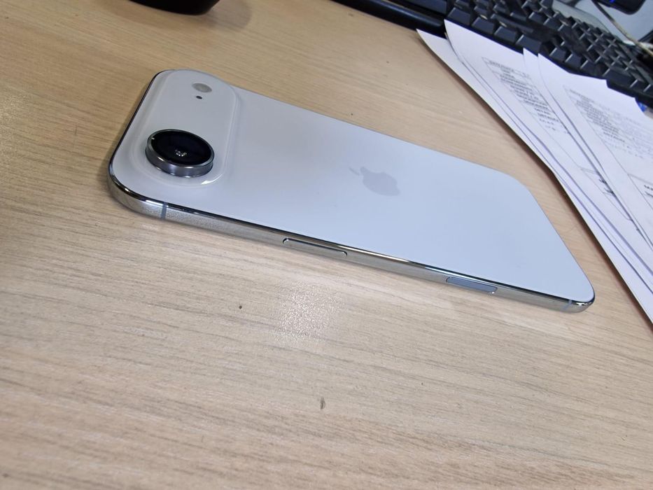 Vând , iPhone 17 Air