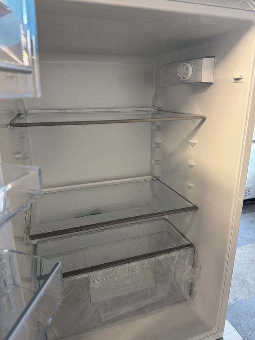 Frigider încorporabil AEG TSK5O881ES seria 5000 OptiSpace.