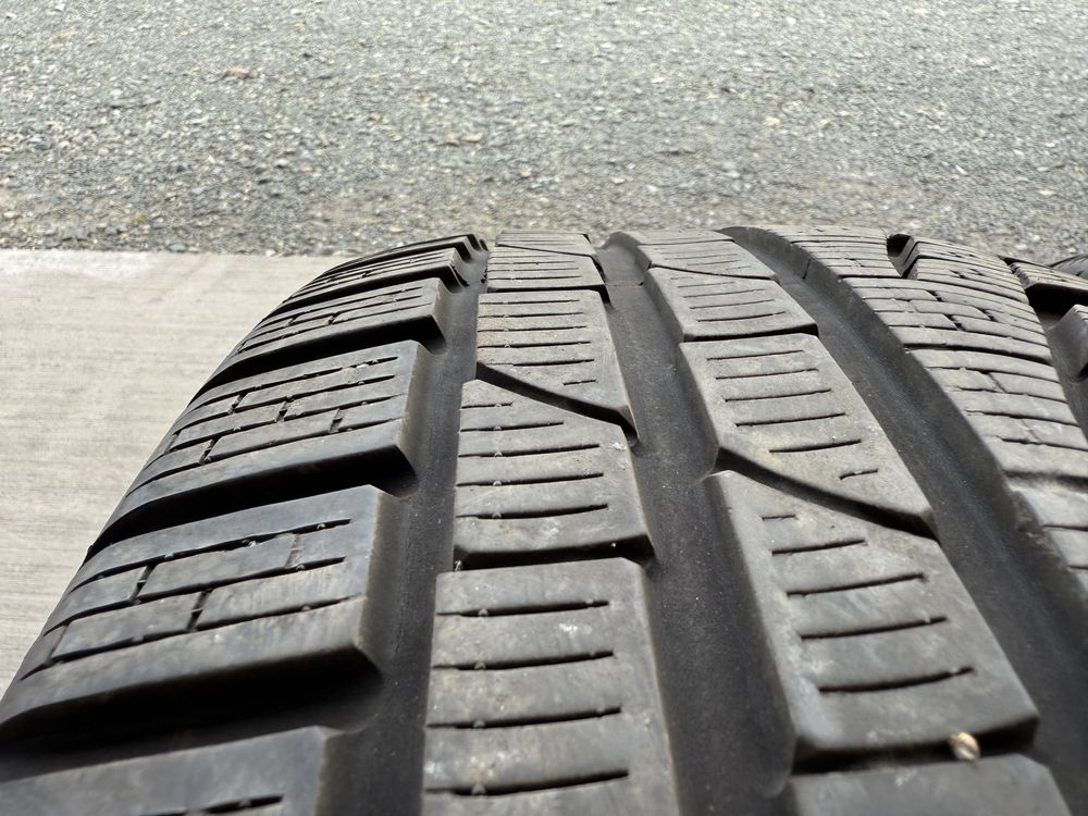 4бр. Зимни Гуми С Борд 225/55R/17 -PIRELLI- DOT:0317- 6.0мм+5.0мм