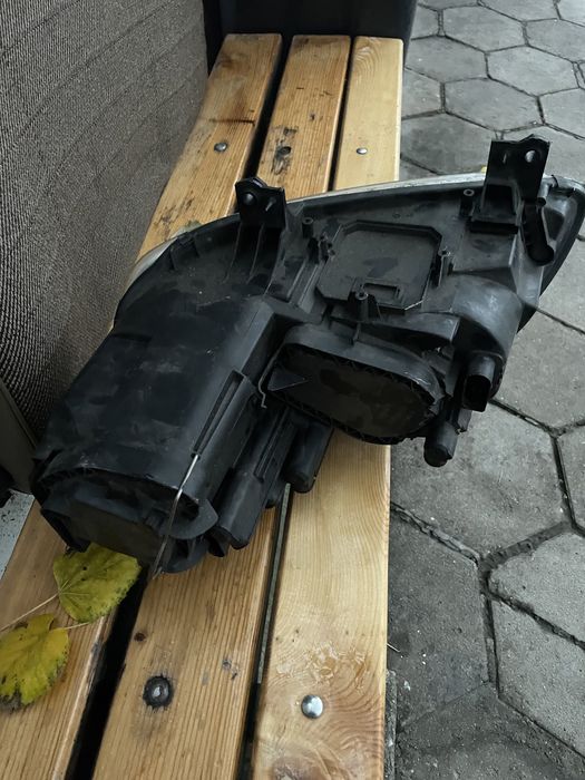 Оригинални Фарове за vw тоуран цената е за 1 -брой