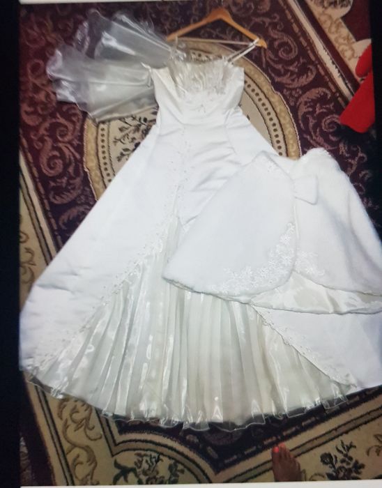 Vand rochie de mireasa