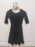 Rochie neagra cu maneci din dantela