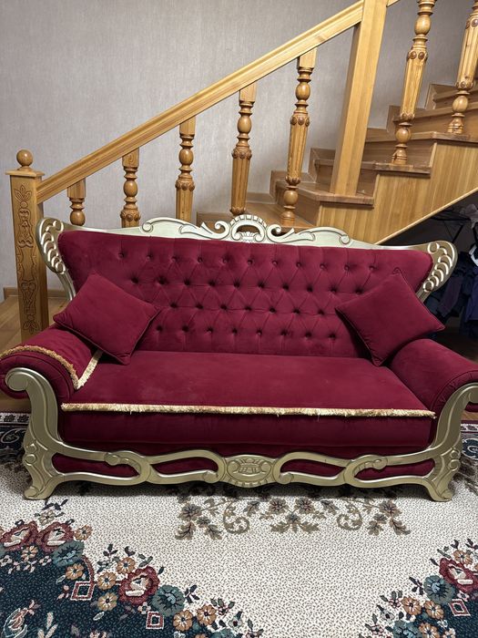 Mehmonxona uchun divan kreslo komplekt