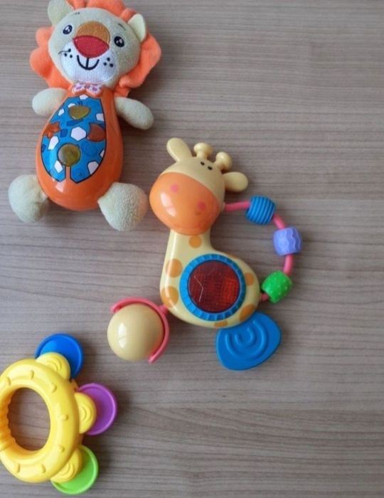 Set jucării 6 zornaitoare bebe fisher price impecabile
