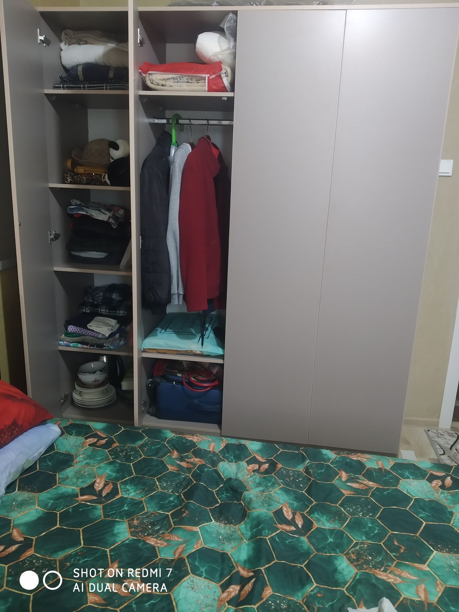 Продается шкаф бельевой